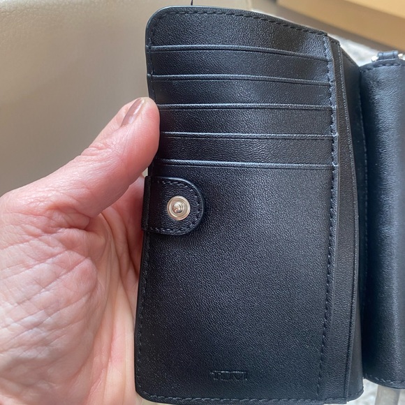 Small Black TUMI Wallet-has zipper and snap.  Many card sections, good condition - Picture 3 of 11